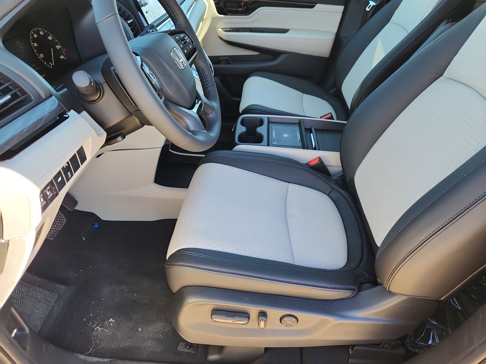 2026 Honda Odyssey Elite - Photo 11