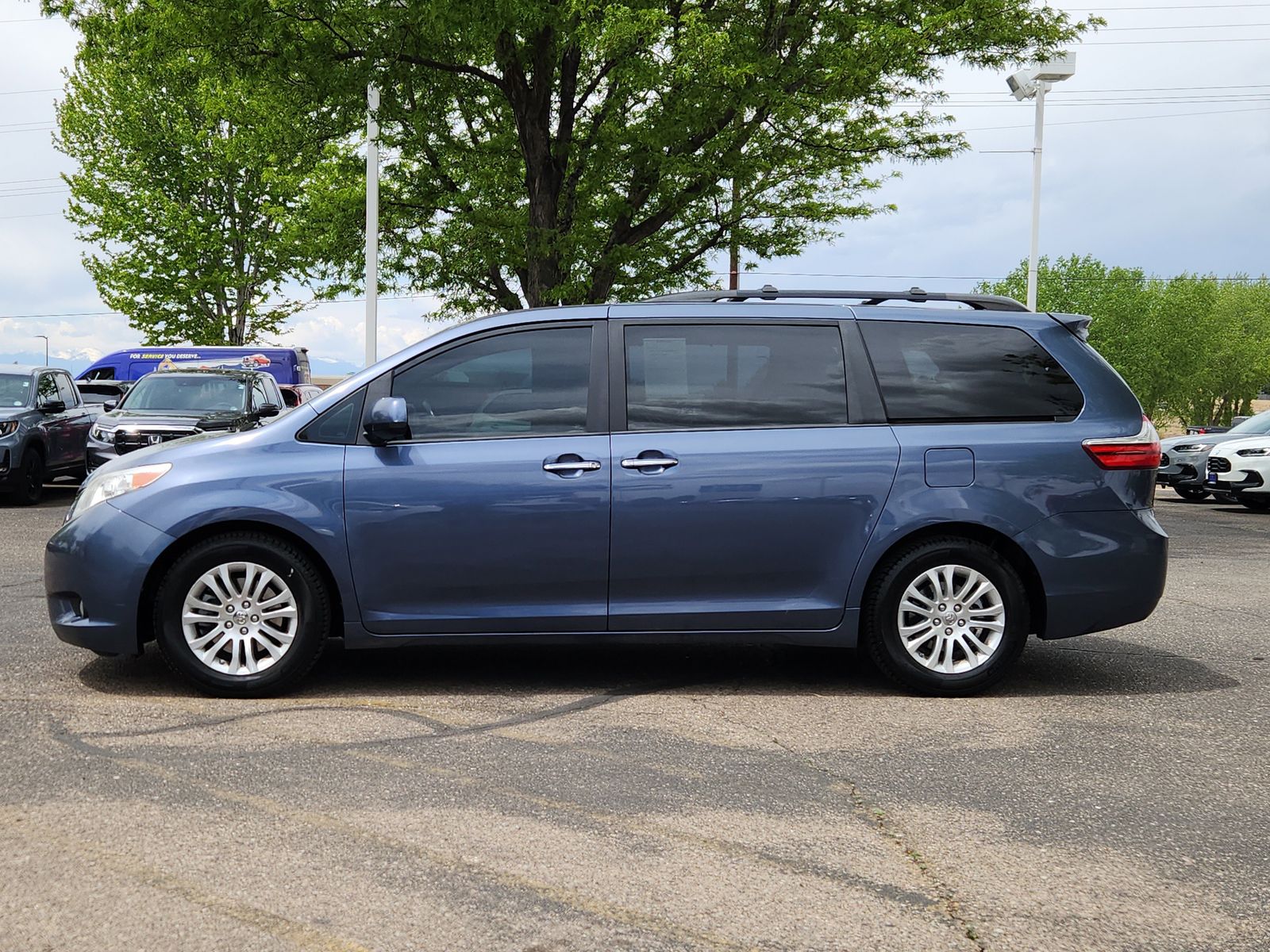 Used 2015 Toyota Sienna XLE with VIN 5TDYK3DC7FS689253 for sale in Greeley, CO