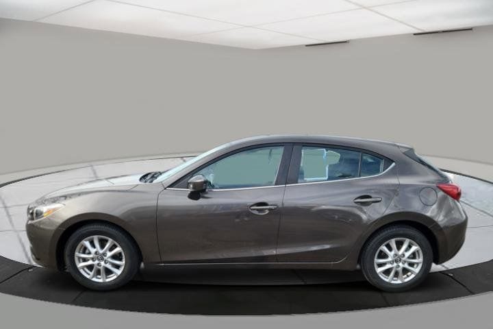 Used 2014 Mazda MAZDA3 i Touring with VIN JM1BM1L71E1110777 for sale in Greeley, CO