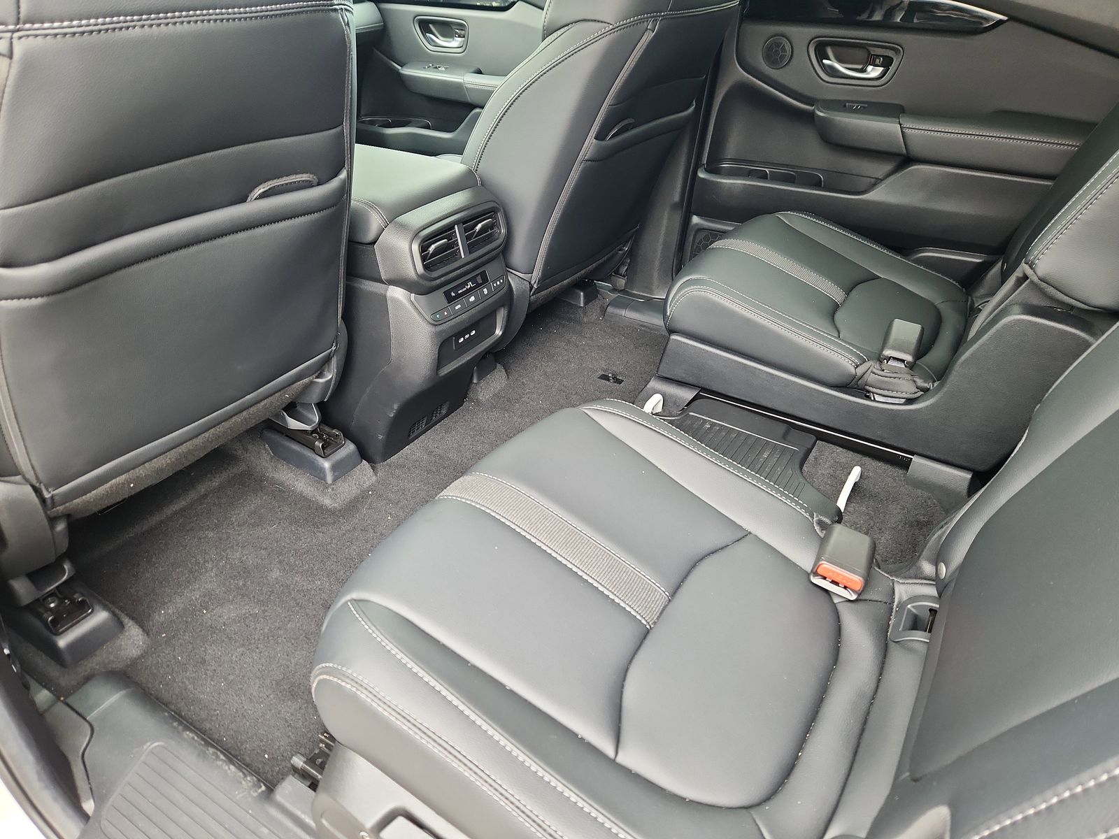 2025 Honda Pilot EX-L - Photo 11
