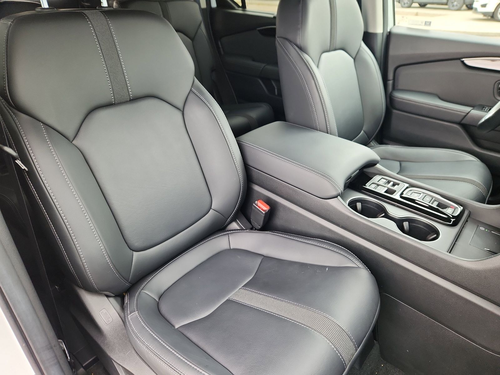 2025 Honda Pilot EX-L - Photo 14