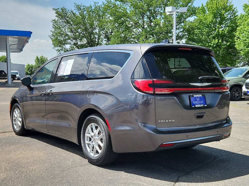 Used 2023 Chrysler Pacifica Touring L Van Passenger Van