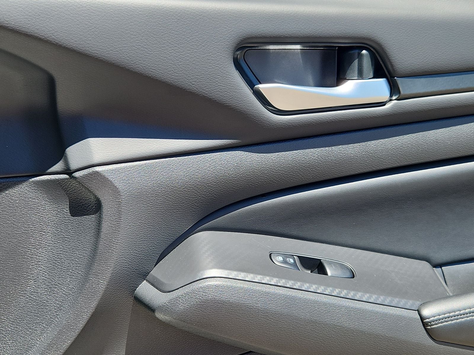 2025 Nissan Altima SV - Photo 15