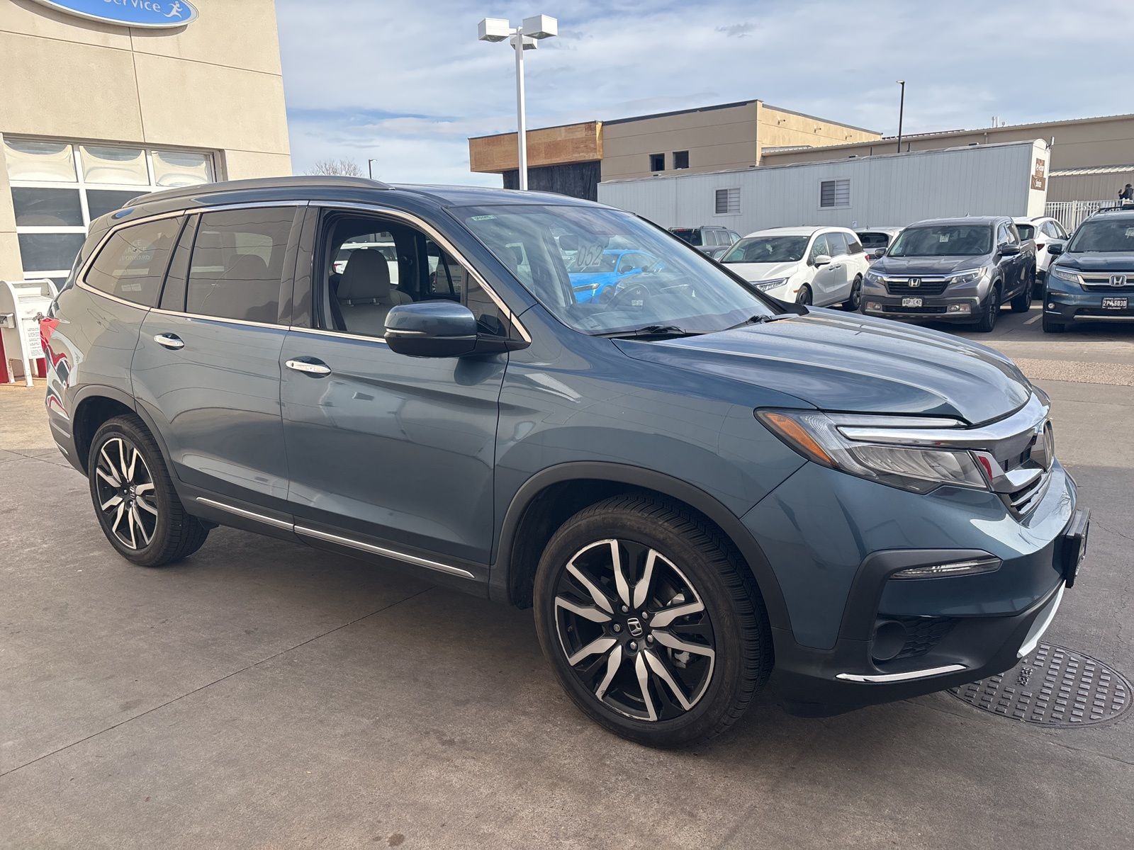 2021 Honda Pilot Touring photo 2