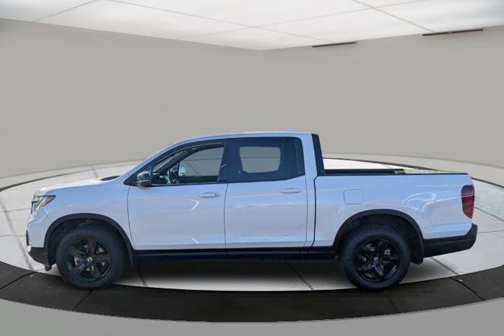 2023 Honda Ridgeline Black Edition photo 2