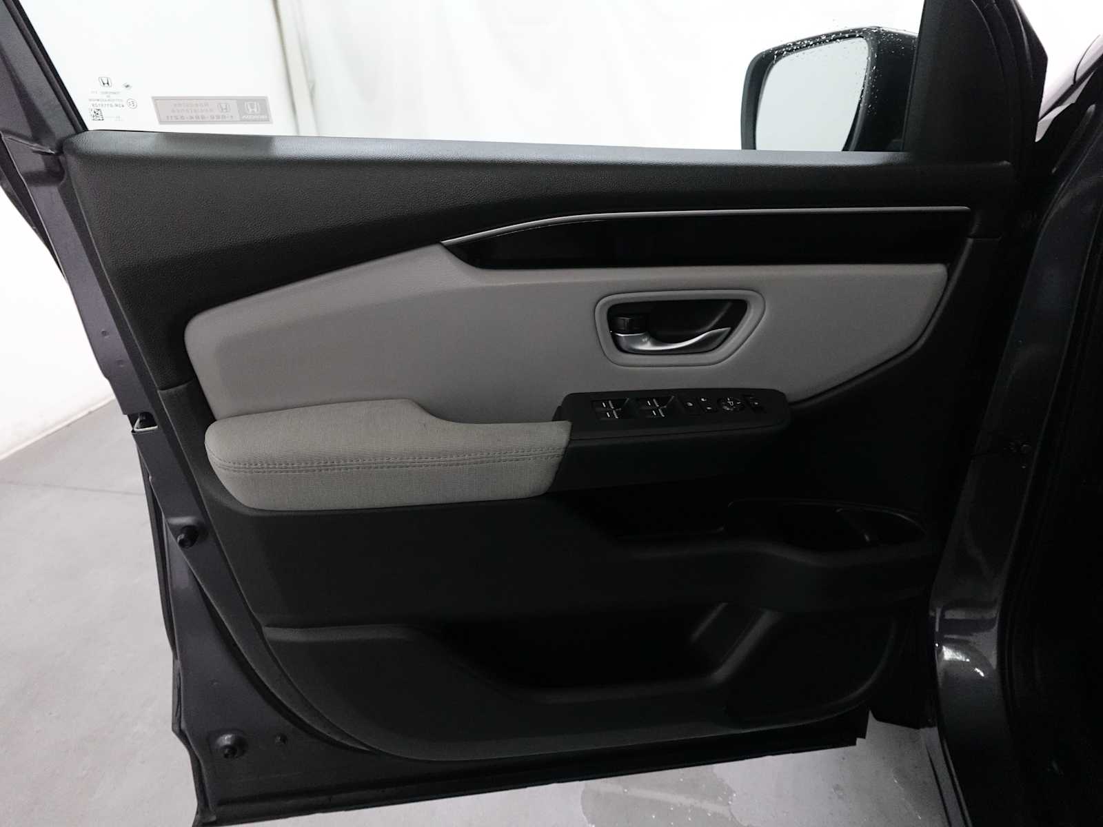 2023 Honda Pilot LX - Photo 10