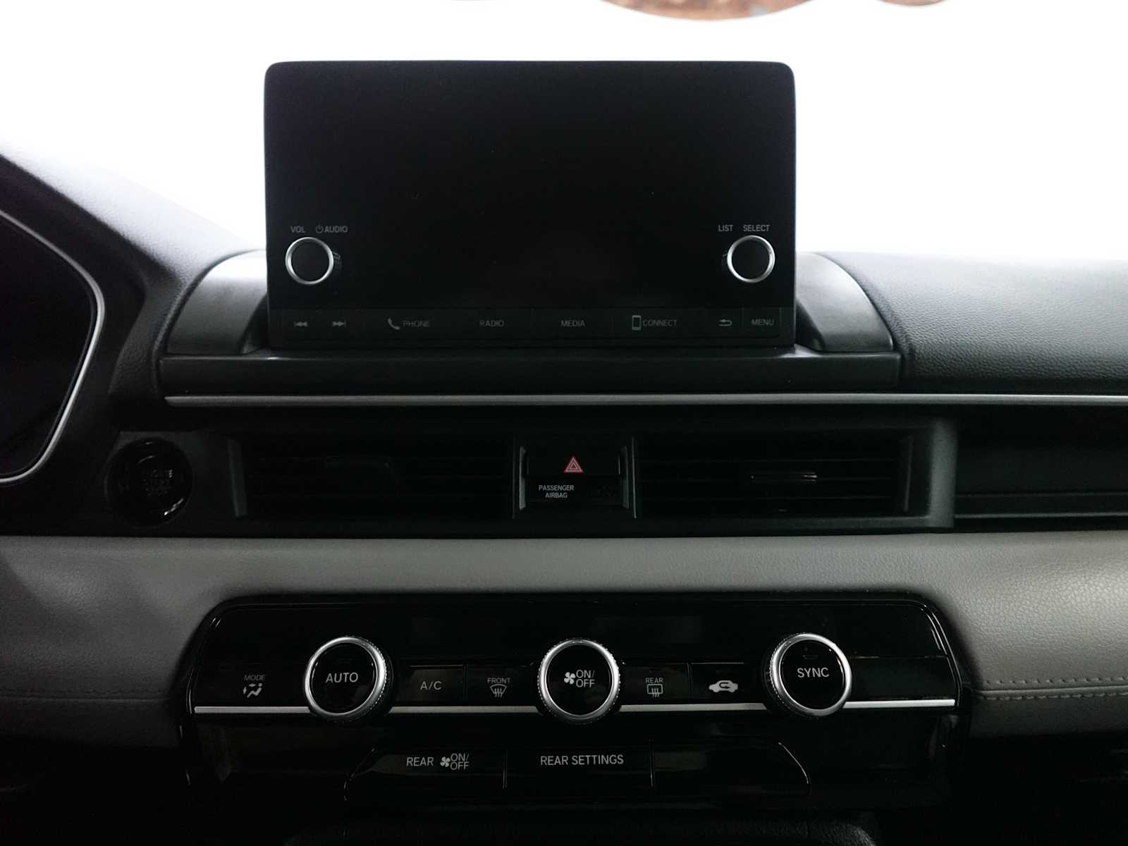 2023 Honda Pilot LX - Photo 20