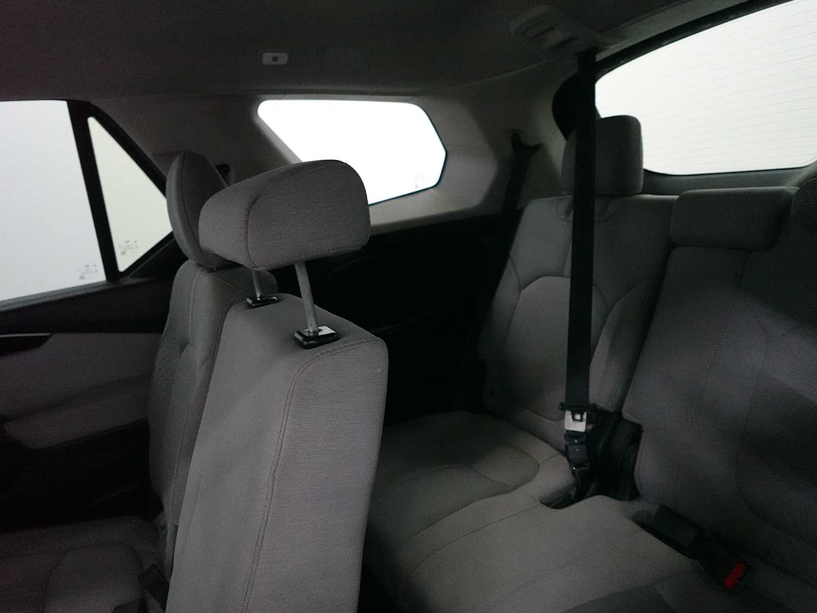 2023 Honda Pilot LX - Photo 28