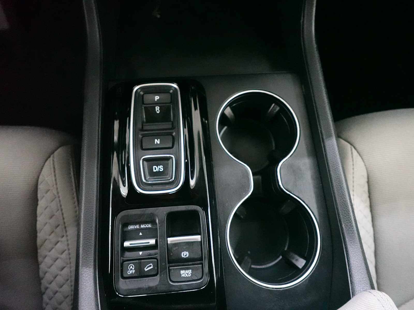 2023 Honda Pilot LX - Photo 21