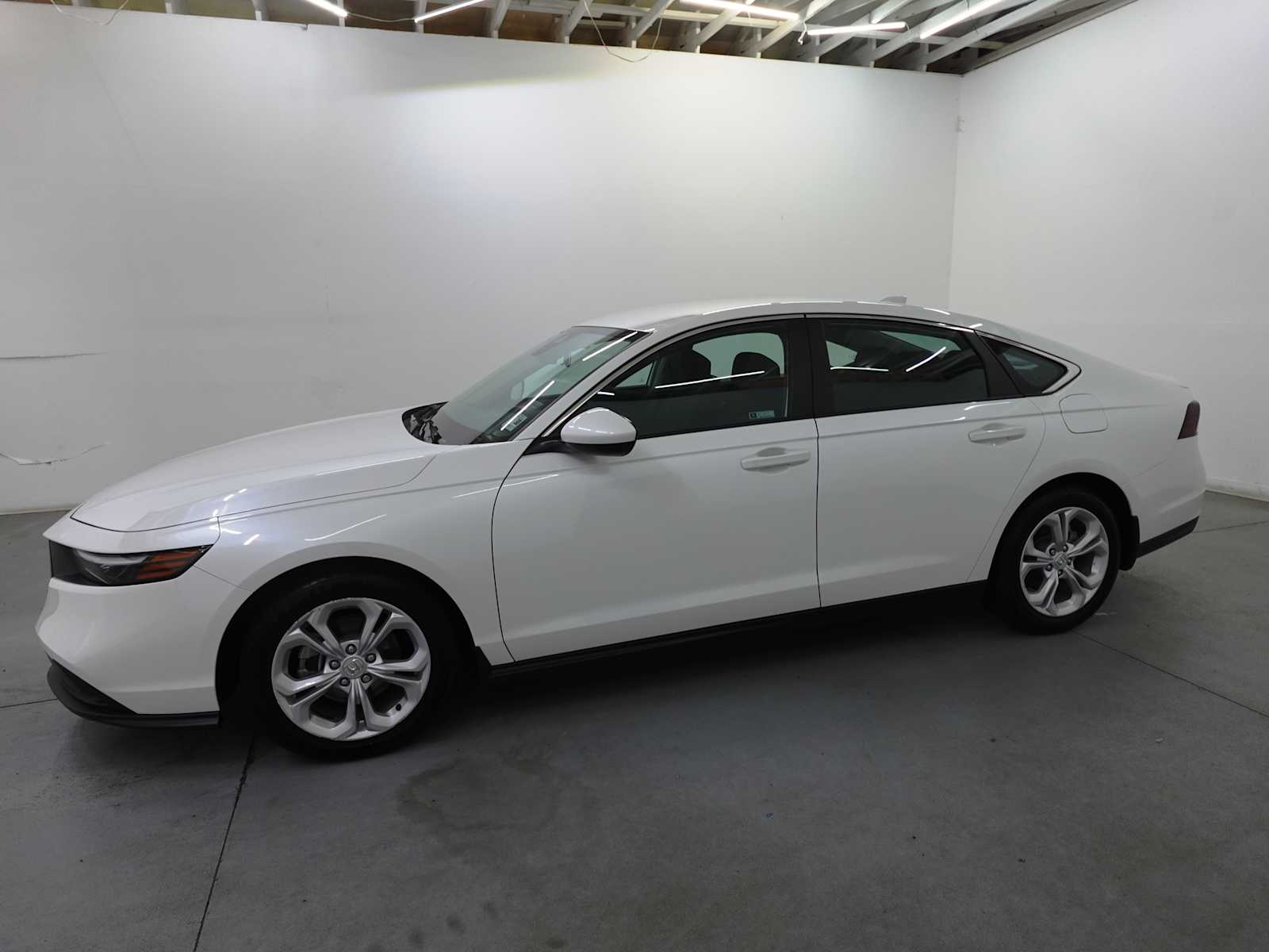 2025 Honda Accord LX - Photo 8