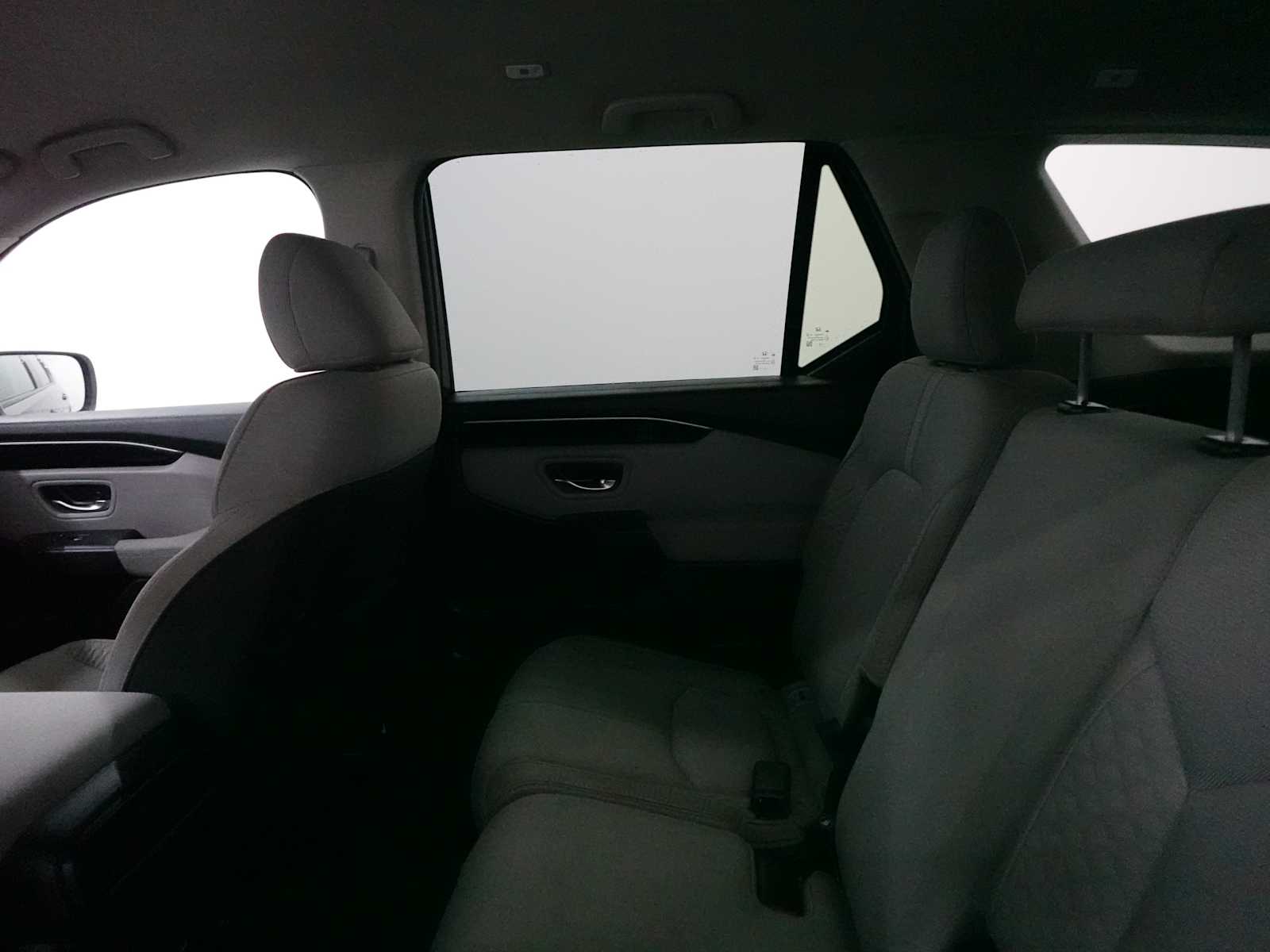 2023 Honda Pilot LX - Photo 25