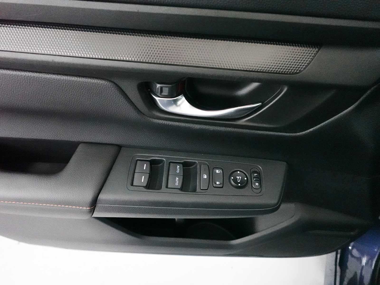 2025 Honda CR-V Sport - Photo 11