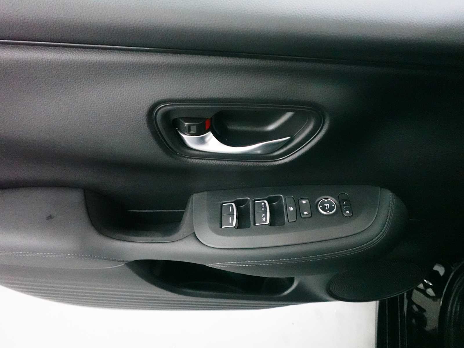 2024 Honda HR-V EX-L - Photo 11