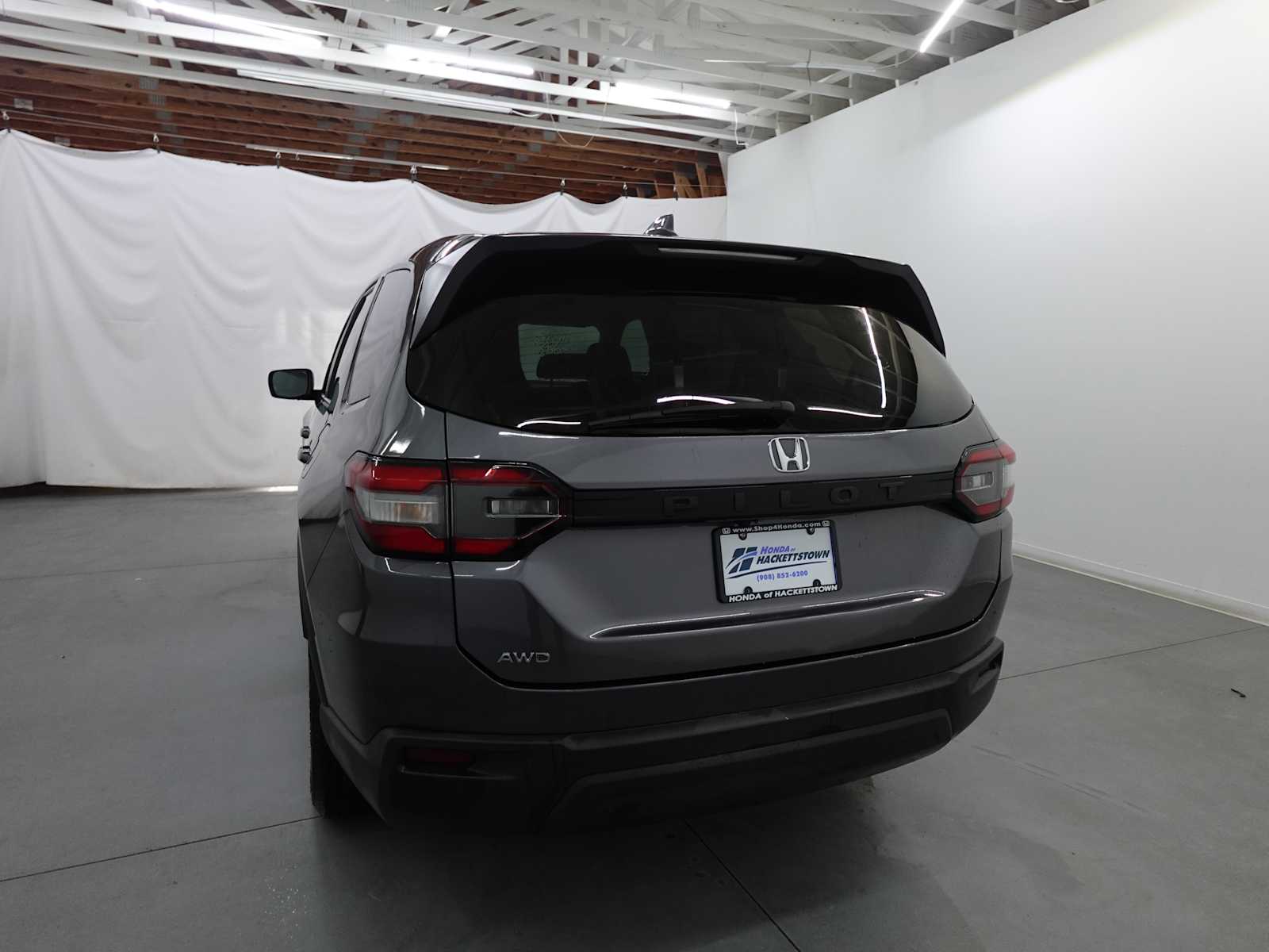 2023 Honda Pilot LX - Photo 7