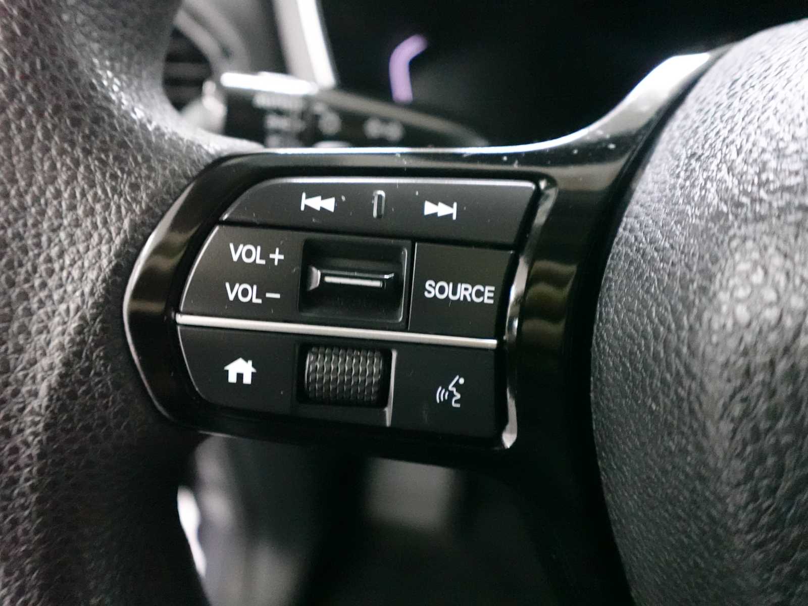 2023 Honda Pilot LX - Photo 16