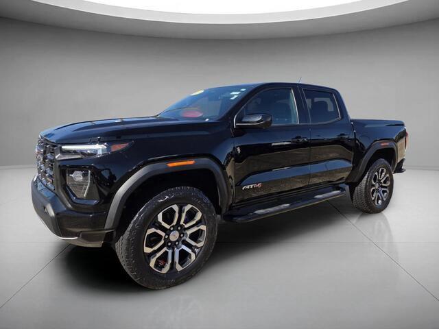 2023 GMC Canyon 4WD AT4 Truck
