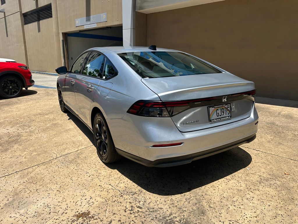 2025 Honda Accord SE - Photo 9