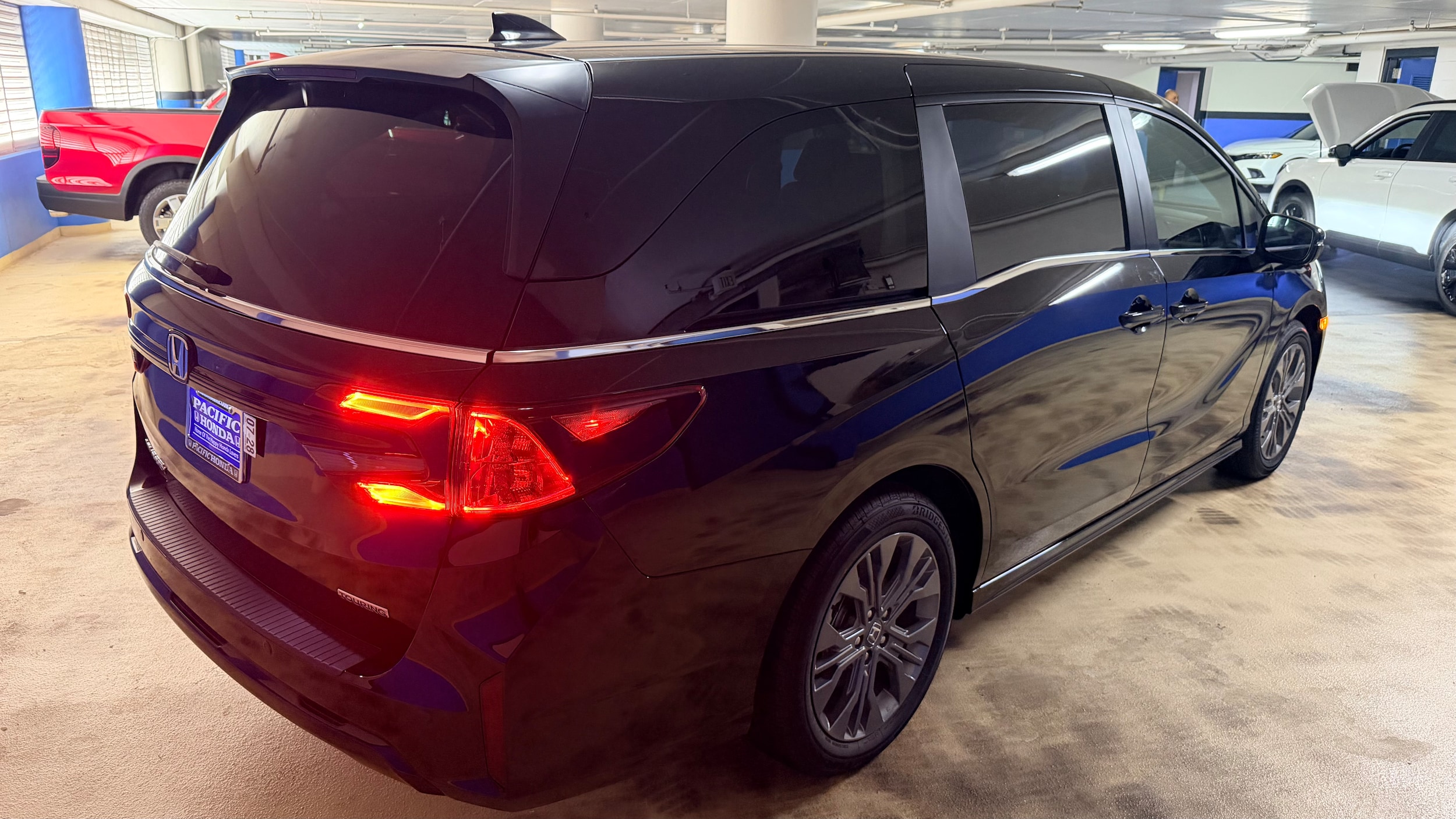 2026 Honda Odyssey Touring - Photo 4