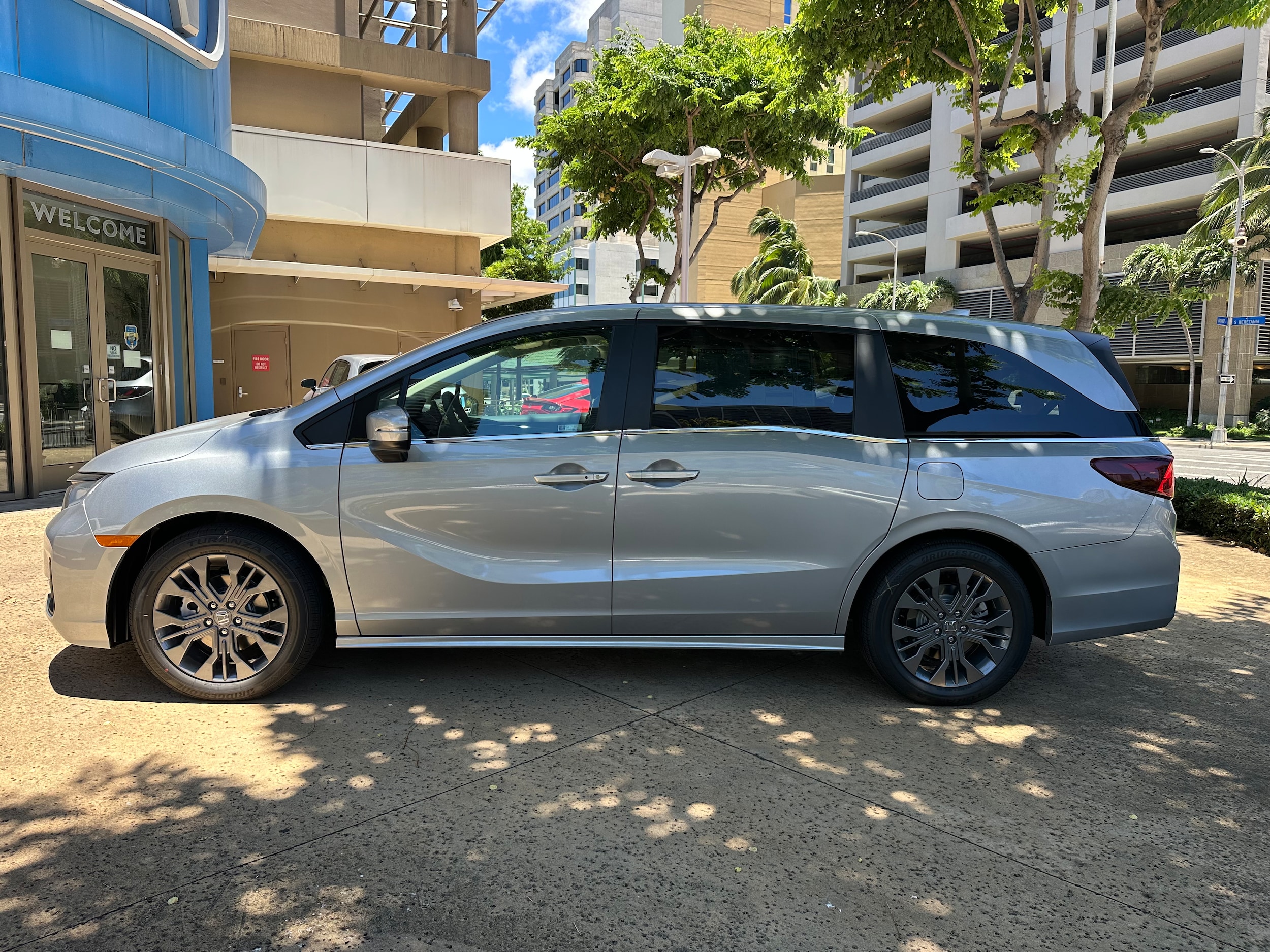2026 Honda Odyssey Touring - Photo 8