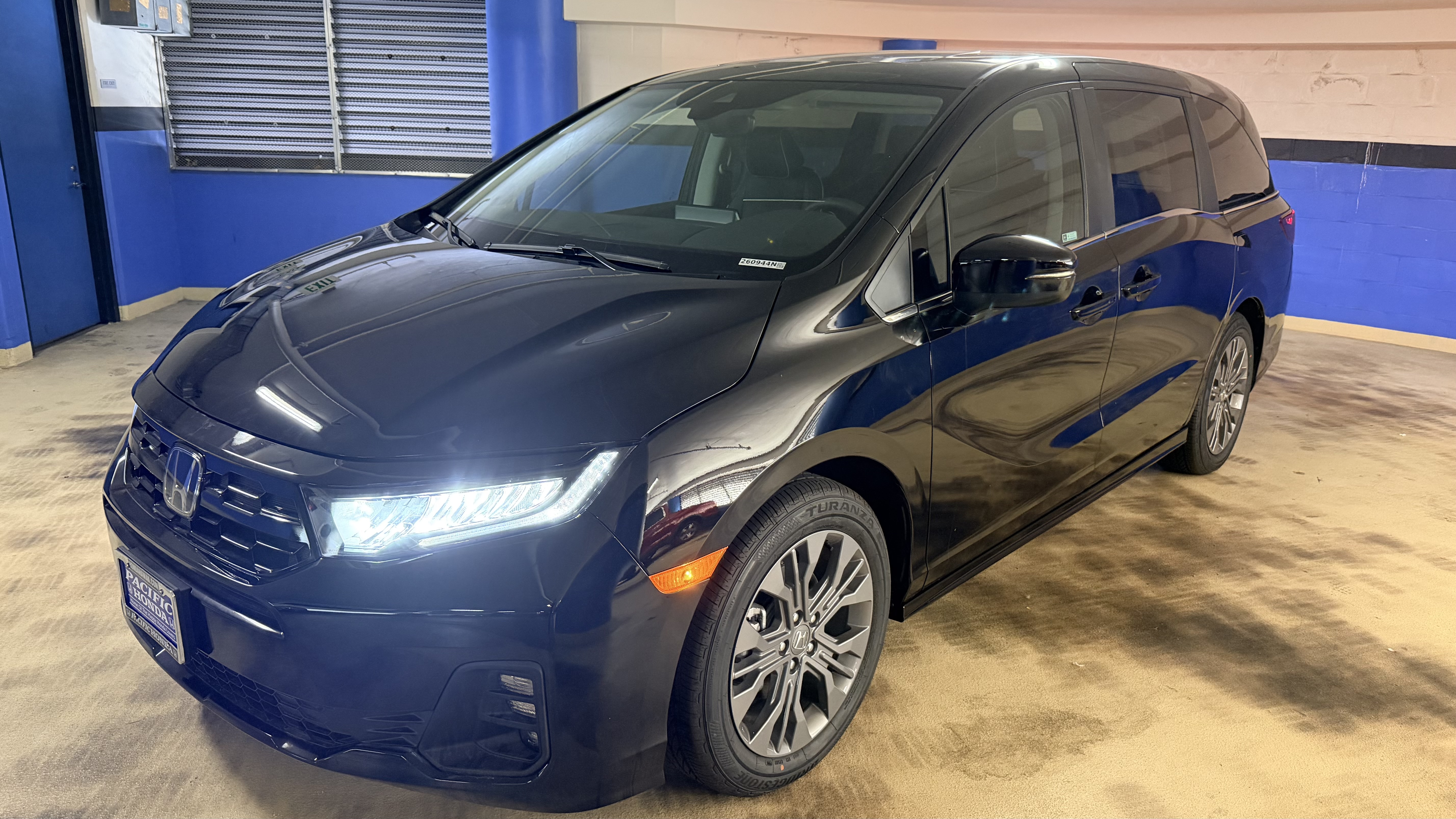 2026 Honda Odyssey Touring Van Passenger