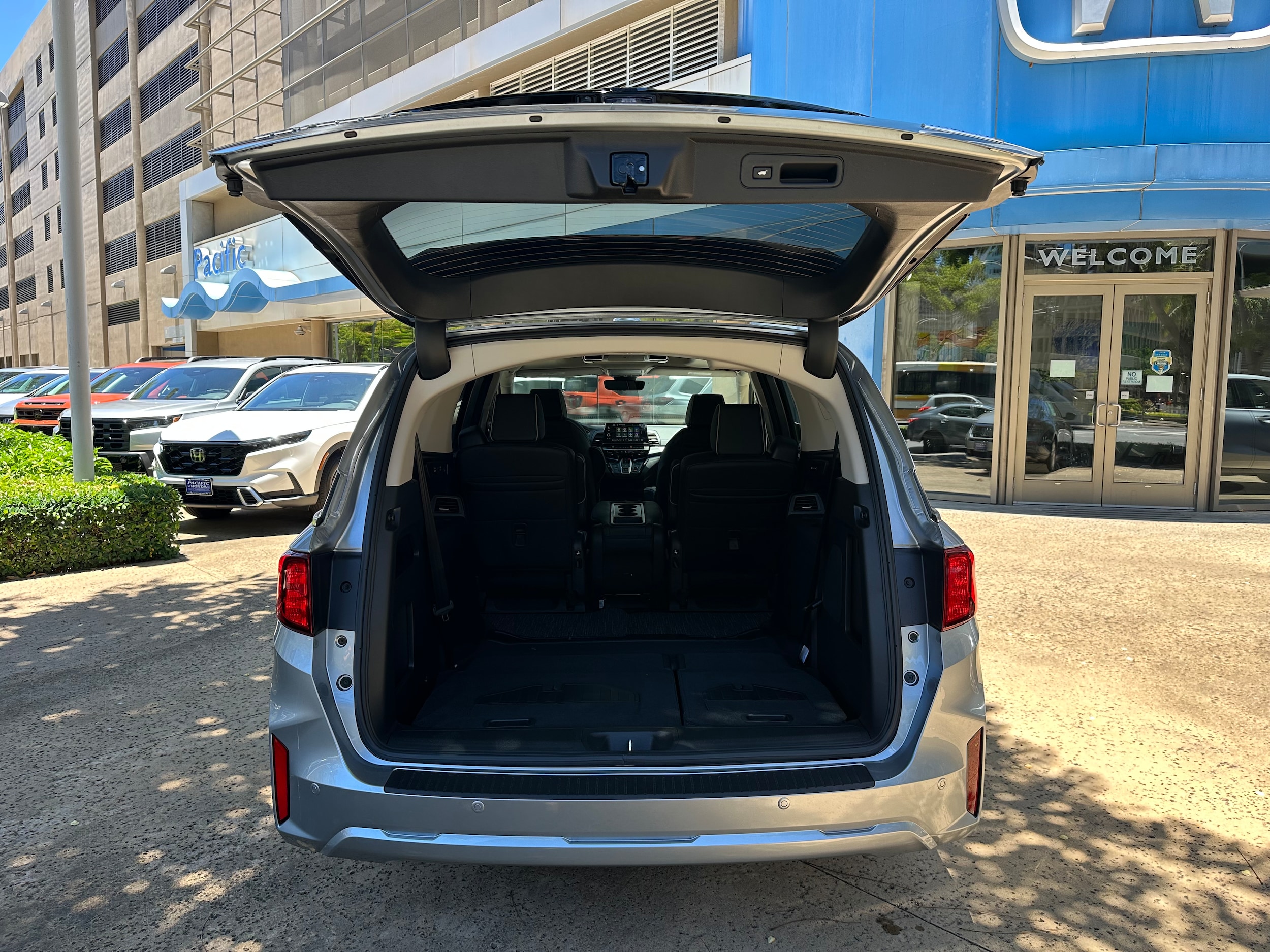 2026 Honda Odyssey Touring - Photo 14