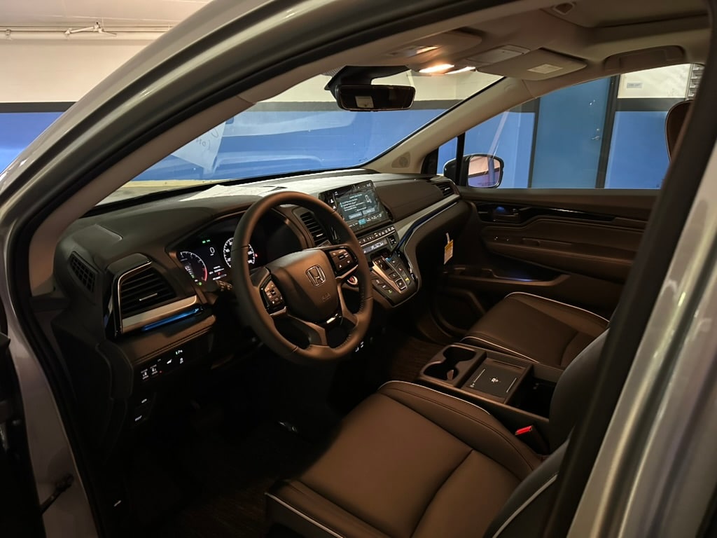 2026 Honda Odyssey Touring - Photo 9
