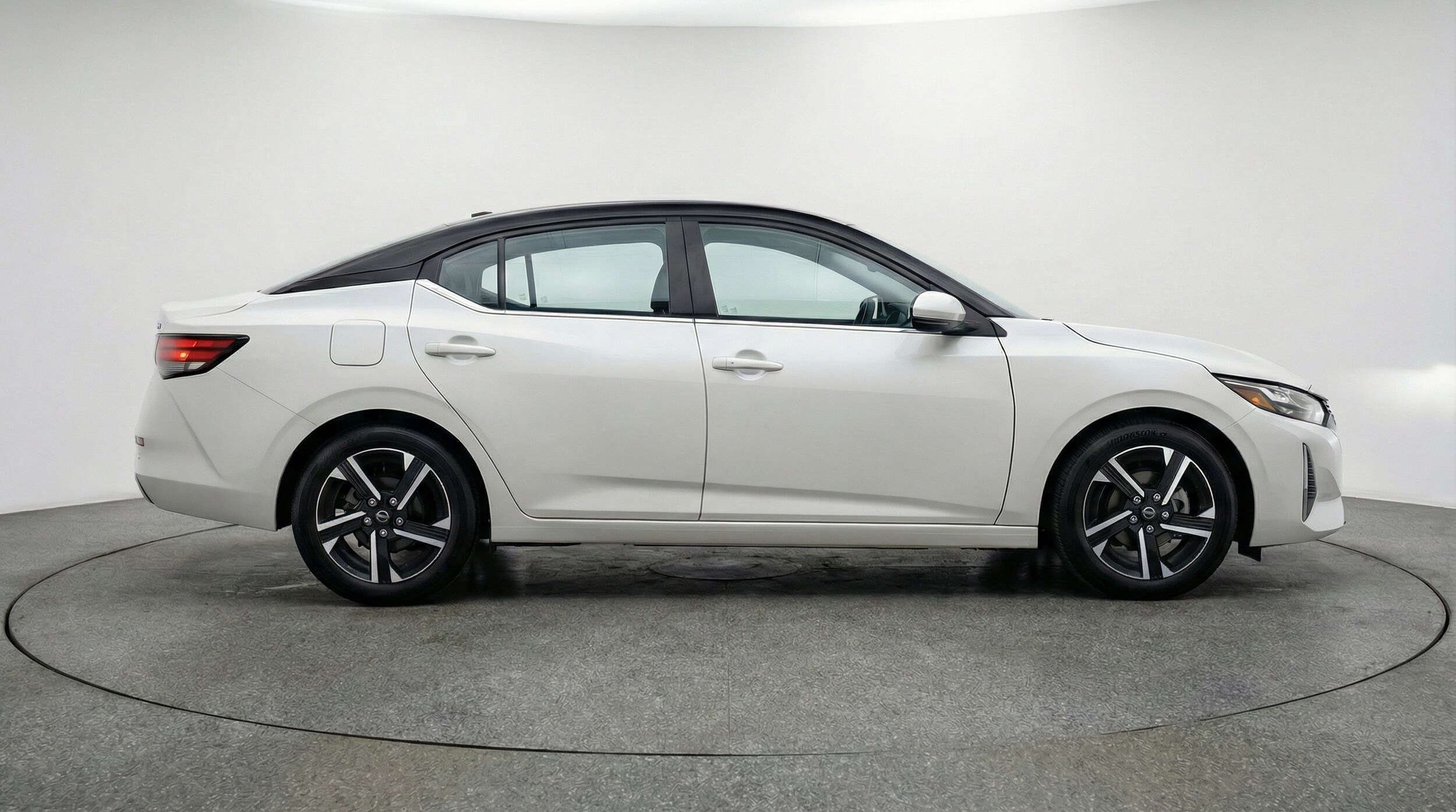 Thumbnail: 2025 Nissan Sentra - 8