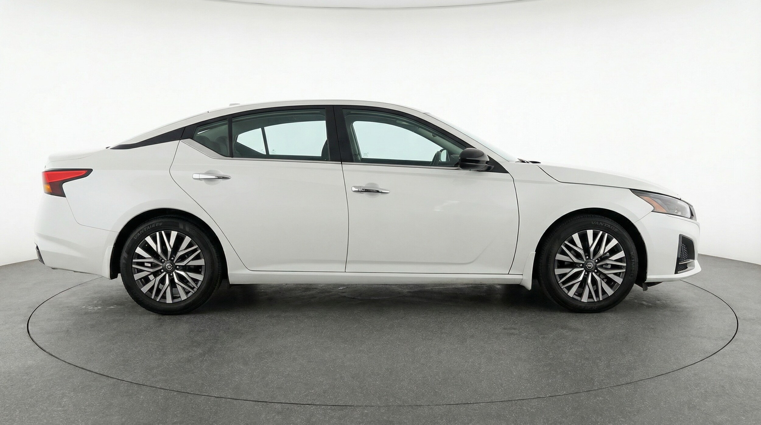 Thumbnail: 2025 Nissan Altima - 8