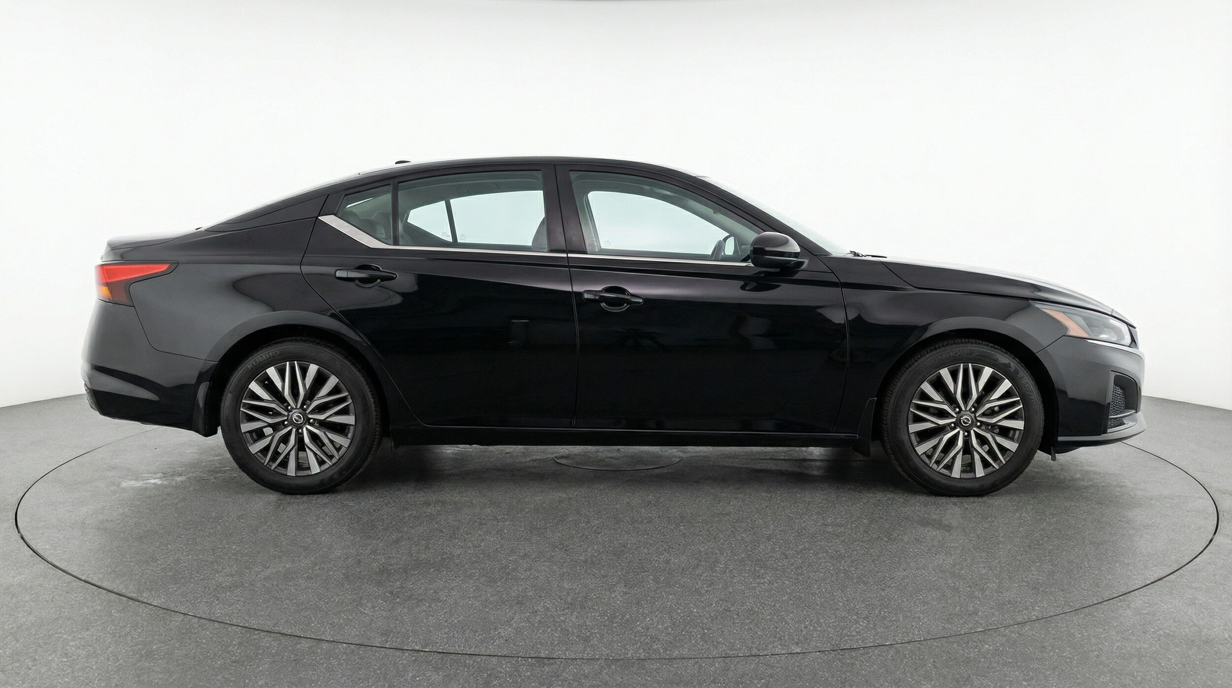 Thumbnail: 2025 Nissan Altima - 8