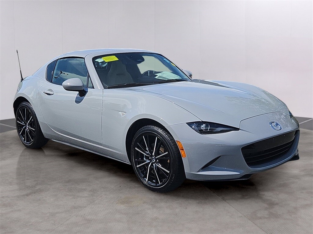 2024 Mazda MX-5 Miata Miata RF Grand Touring photo 3