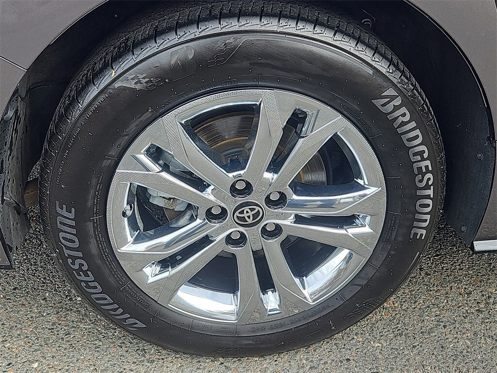 Used 2024 Toyota Sienna Platinum Mini-Van