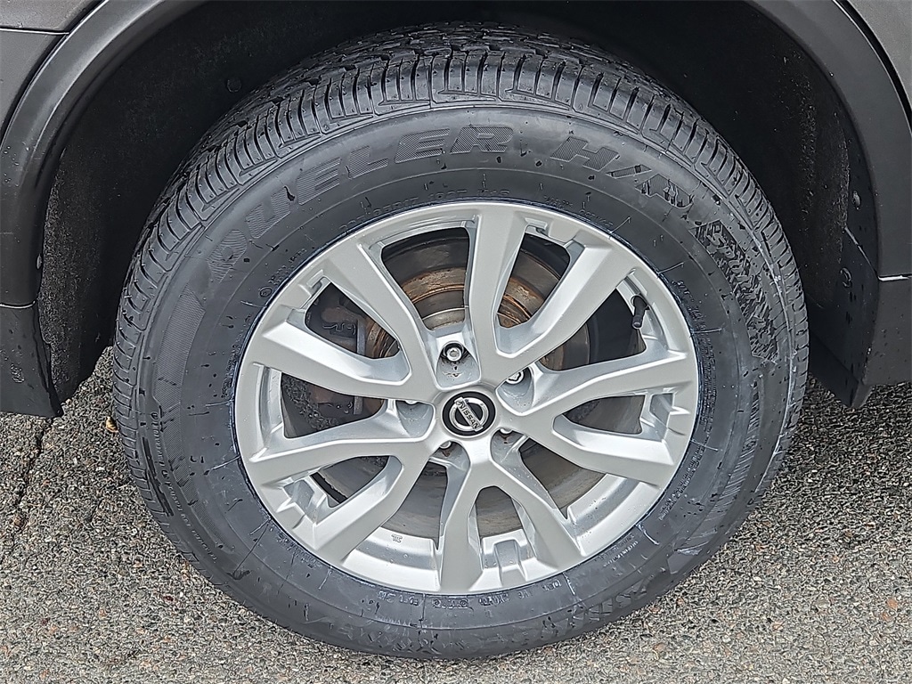 Used 2018 Nissan Rogue SV Sport Utility