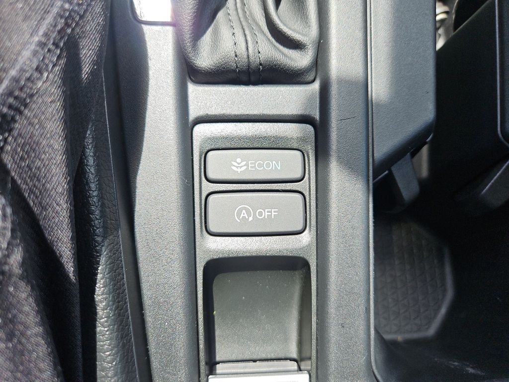 2025 Honda Accord SE - Photo 17