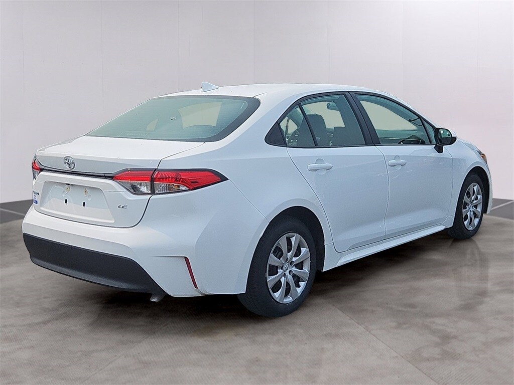 2024 Toyota Corolla LE photo 4