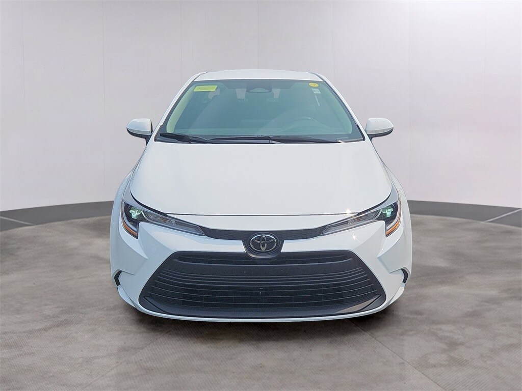 2024 Toyota Corolla LE photo 2