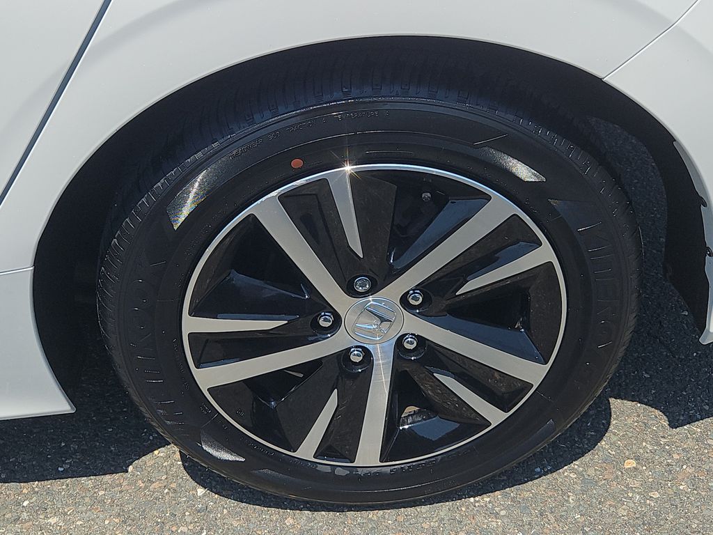 2024 Honda Civic Hatchback LX - Photo 8