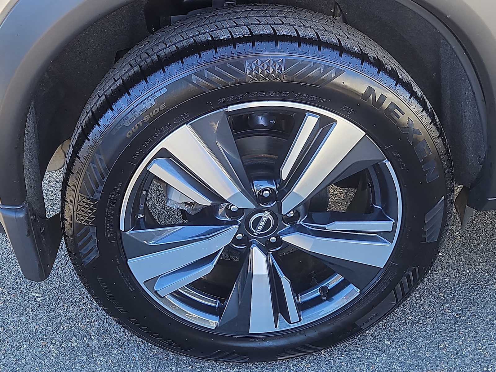 2023 Nissan Rogue SL - Photo 9