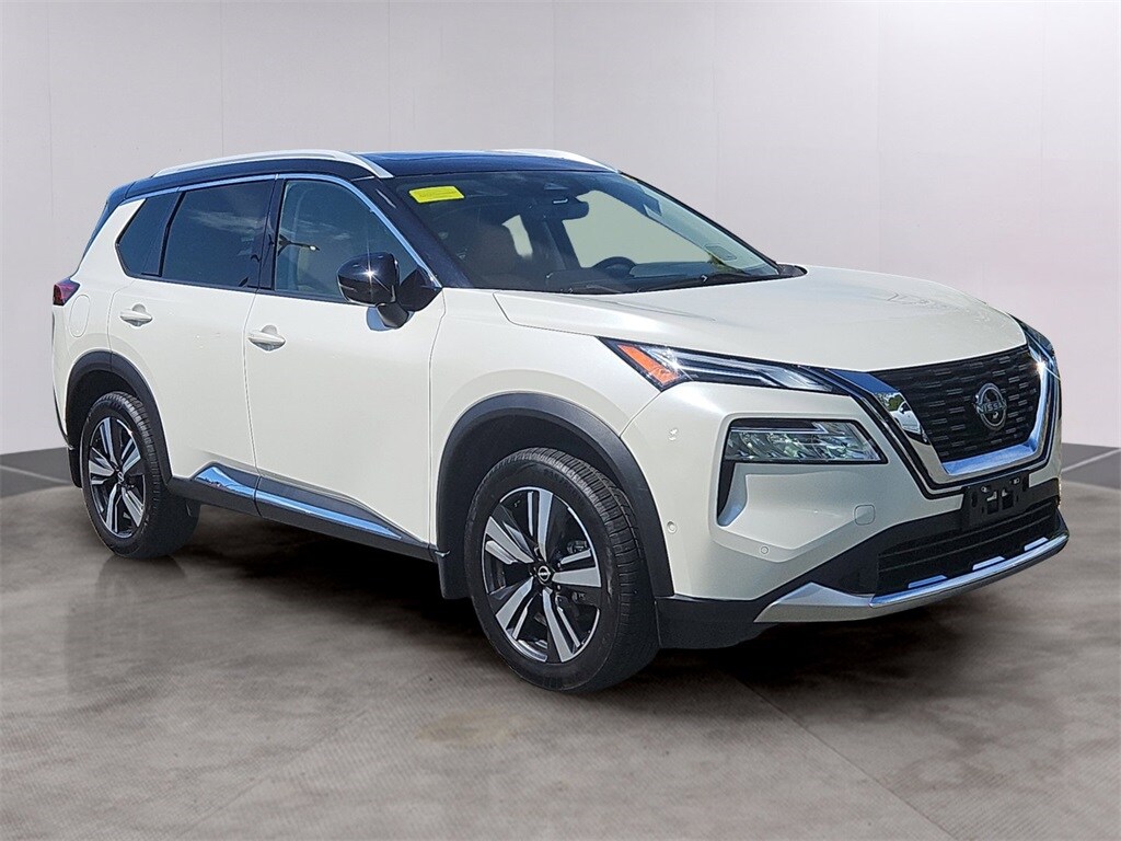 2023 Nissan Rogue Platinum photo 3