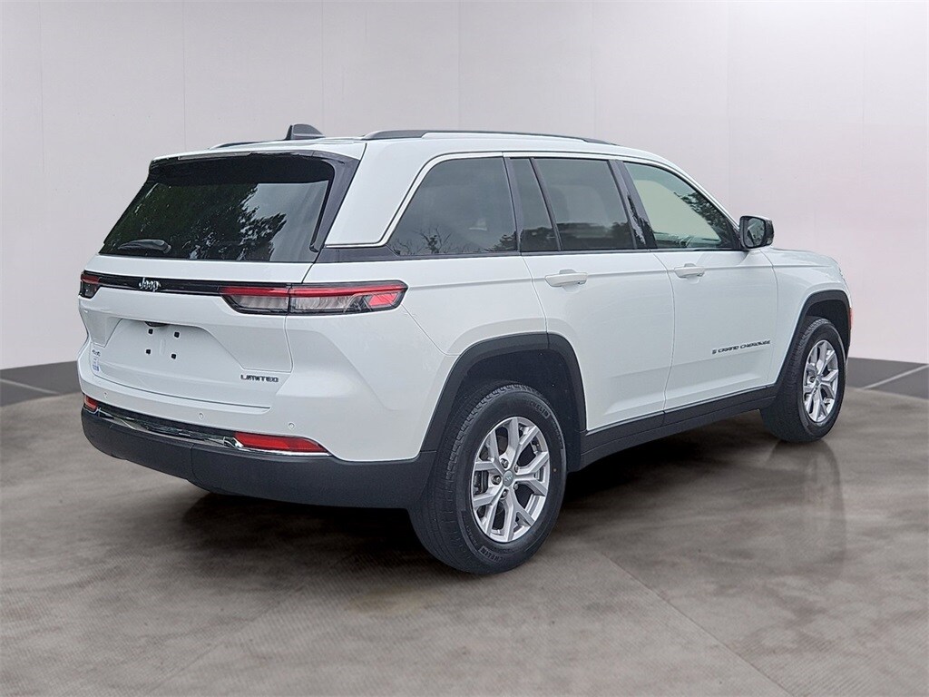 2022 Jeep Grand Cherokee Limited photo 3