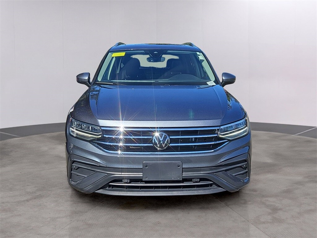 2022 Volkswagen Tiguan SE photo 2