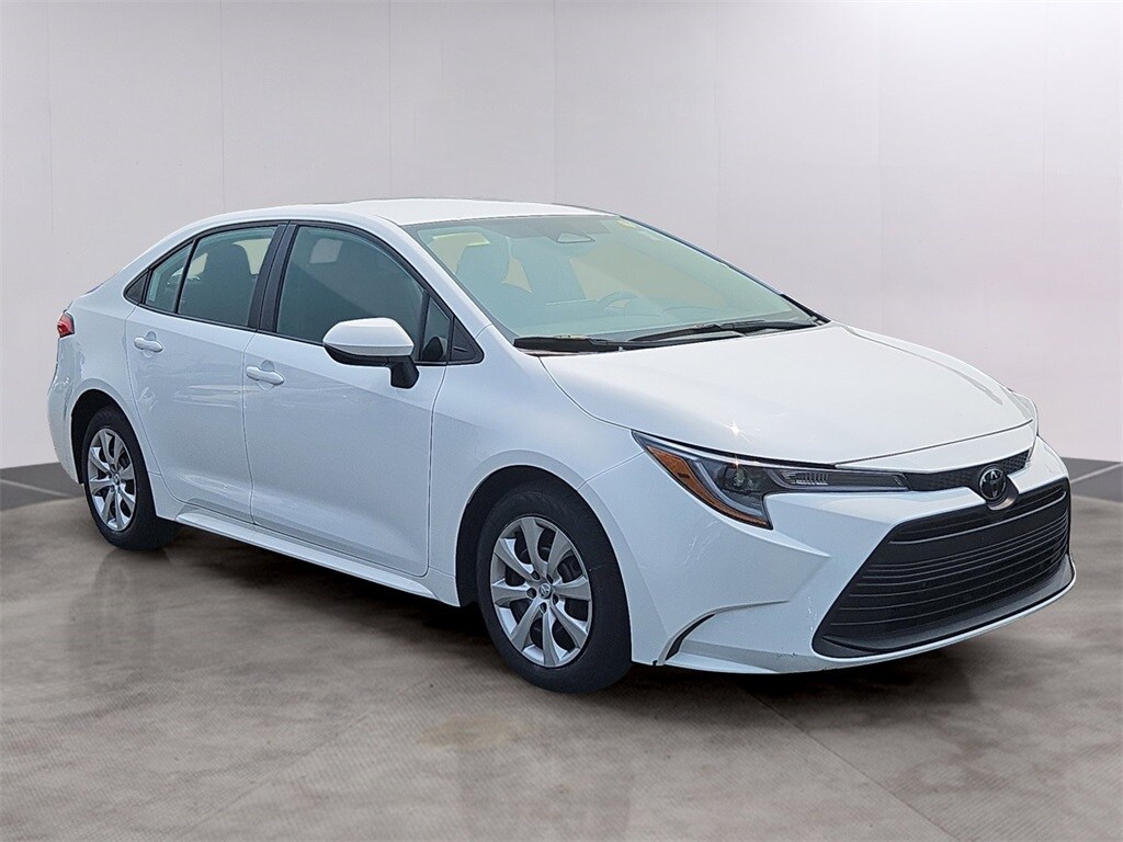 2024 Toyota Corolla LE photo 3