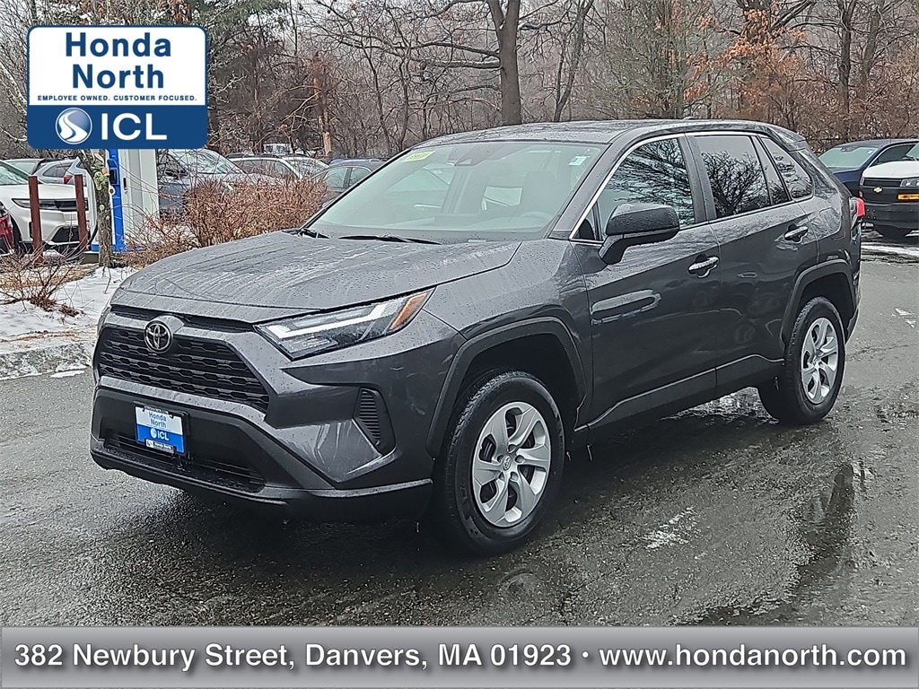 2023 Toyota RAV4 LE's photo