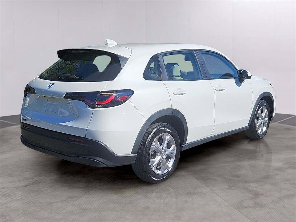 2023 Honda HR-V LX photo 4