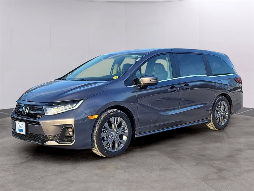 2026 Honda Odyssey Touring's photo