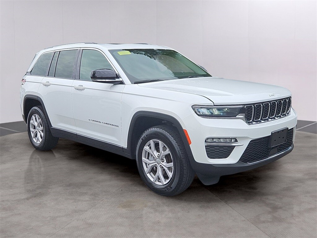 2022 Jeep Grand Cherokee Limited photo 2