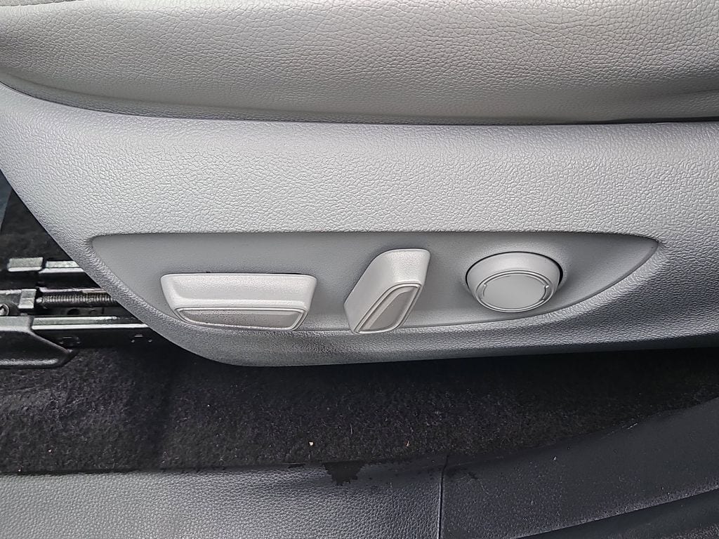 2022 Toyota Highlander XLE - Photo 20