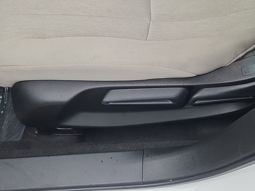 2025 Honda Accord LX - Photo 18