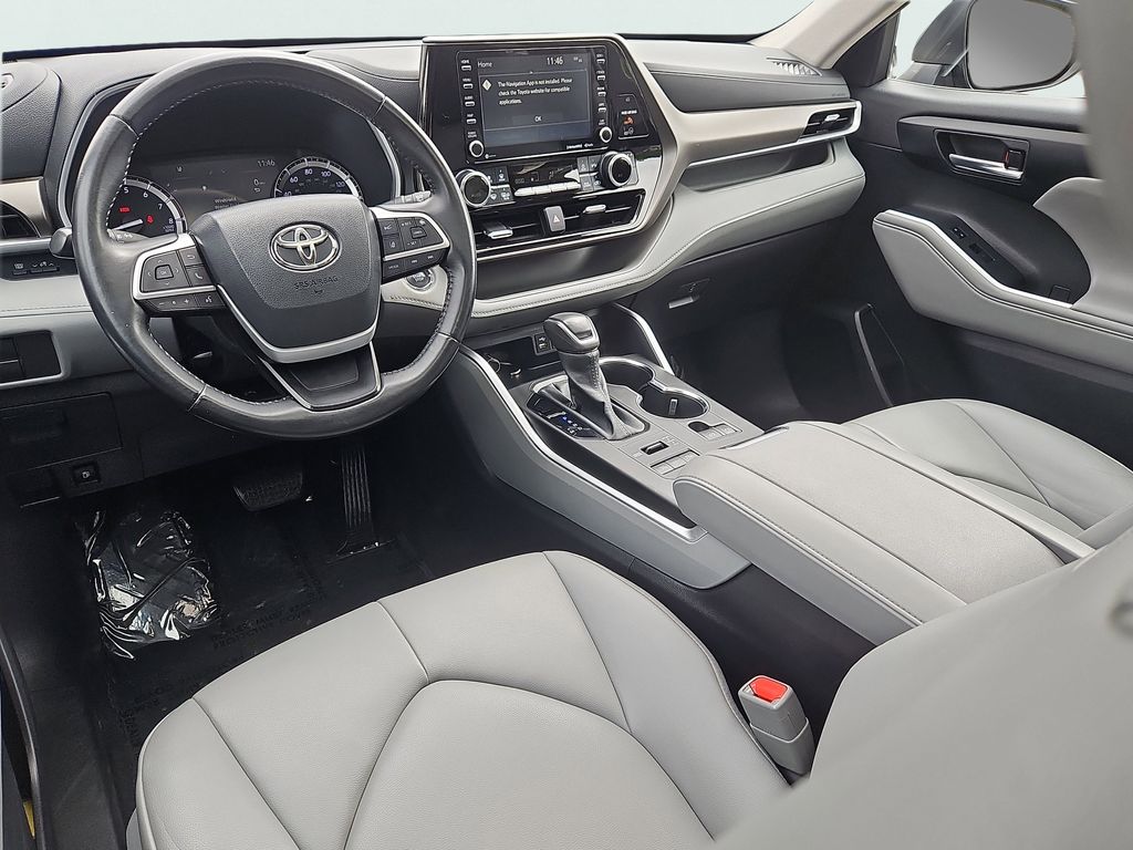 2022 Toyota Highlander XLE - Photo 10