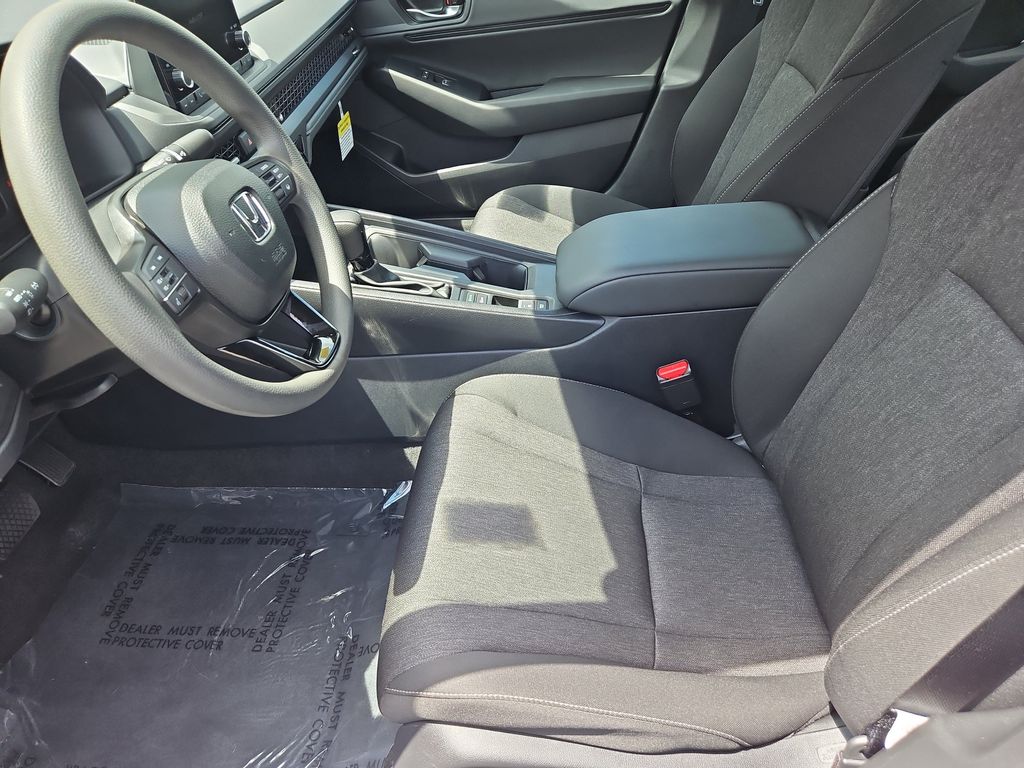 2025 Honda Accord SE - Photo 30