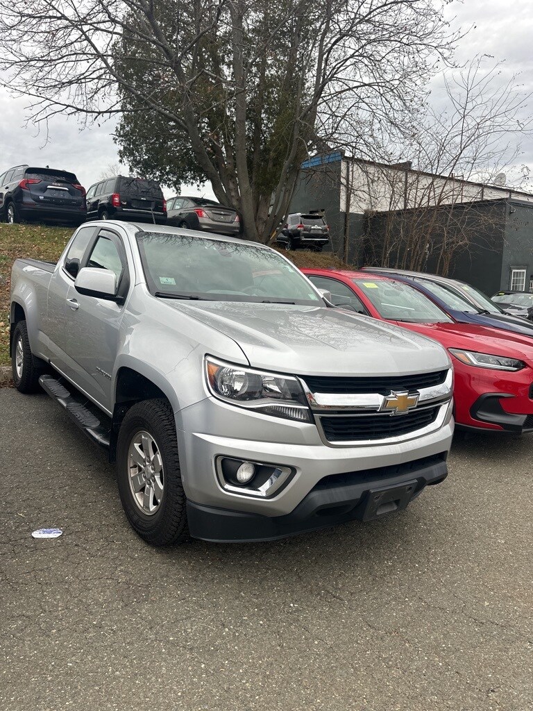 2017 Chevrolet Colorado Work Truck photo 2